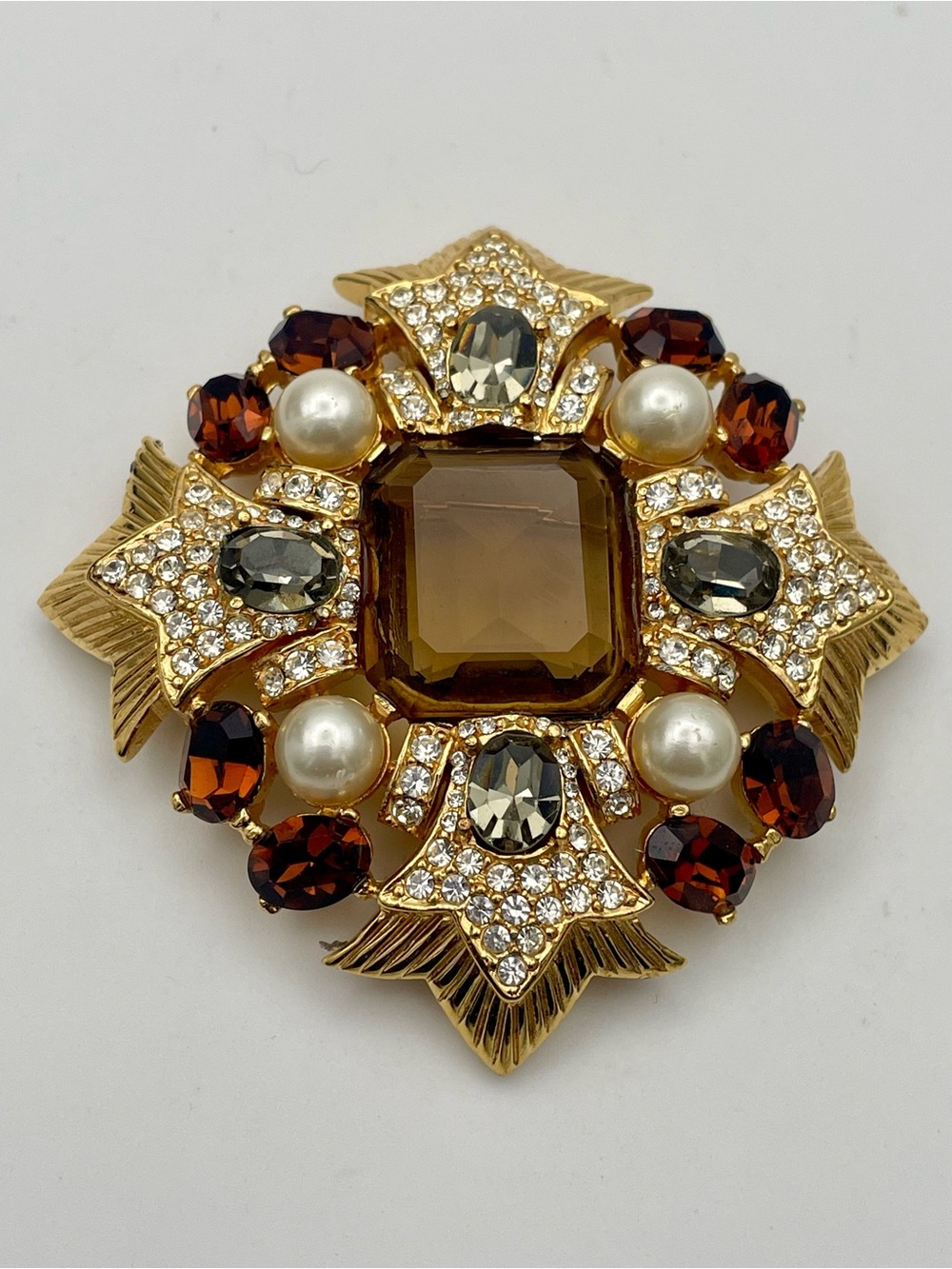 Ciner Vintage Gold-Tone Brown Crystal, Pearl & Amber Statement Brooch